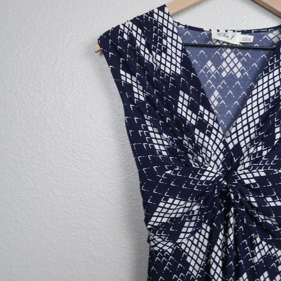 Eliza J Geometric Abstract Print Sleeveless Jersey Maxi Dress 4 - Picture 6 of 10